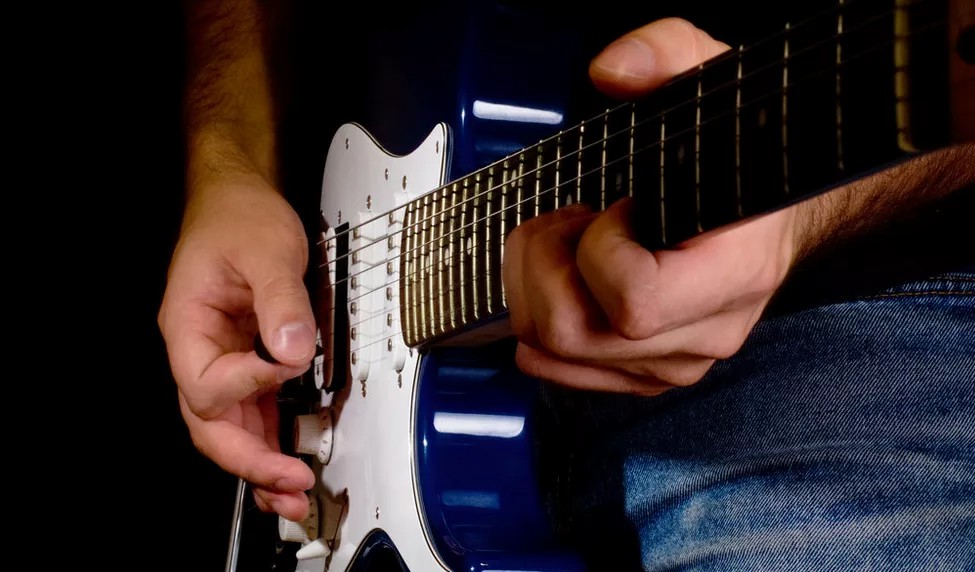 贝斯好学吗 学习贝斯要注意什么