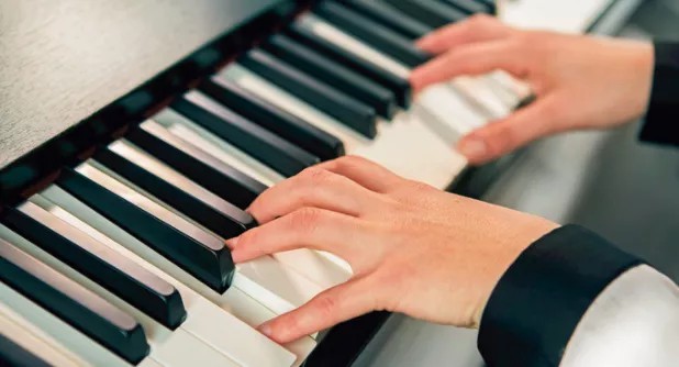 适合艺考的钢琴曲有哪些？练习弹奏的方法是什么？