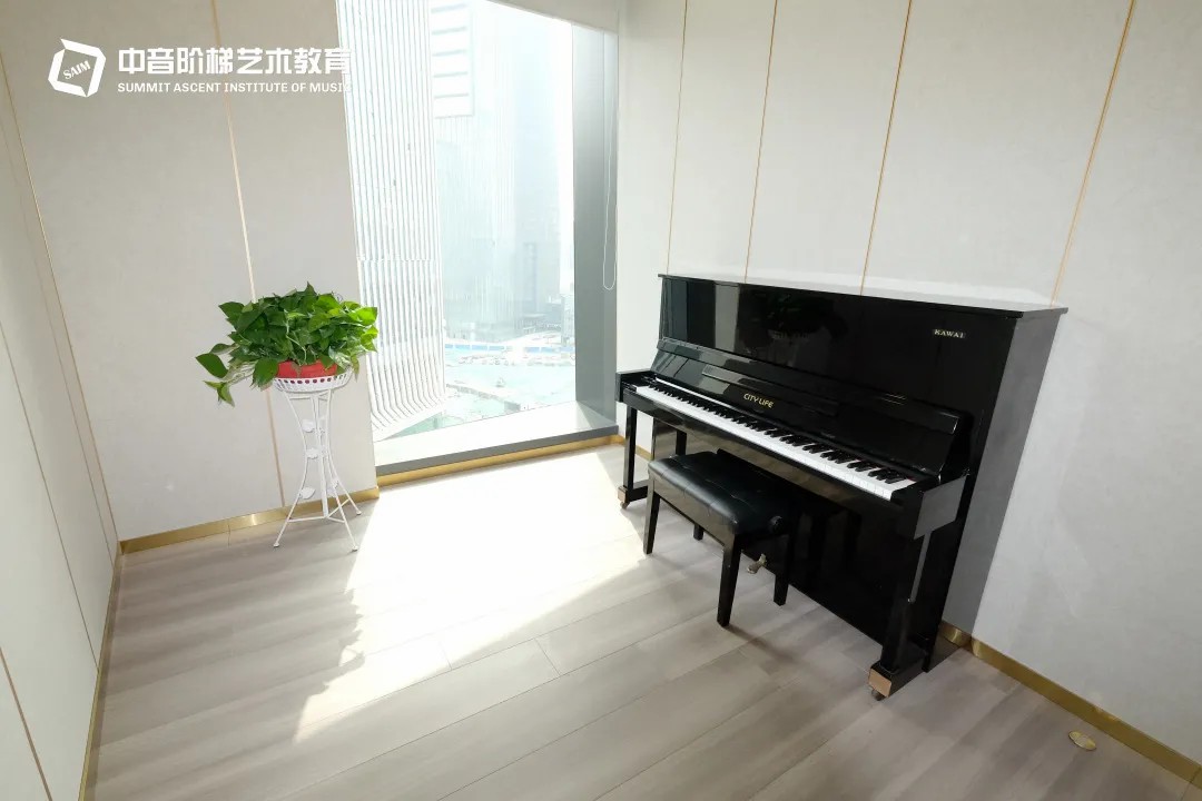 小号艺考培训如何选择 <a href=//m.mpl99.com/dongtai-6606.html target=_blank class=infotextkey>艺考培训班</a>的费用是多少