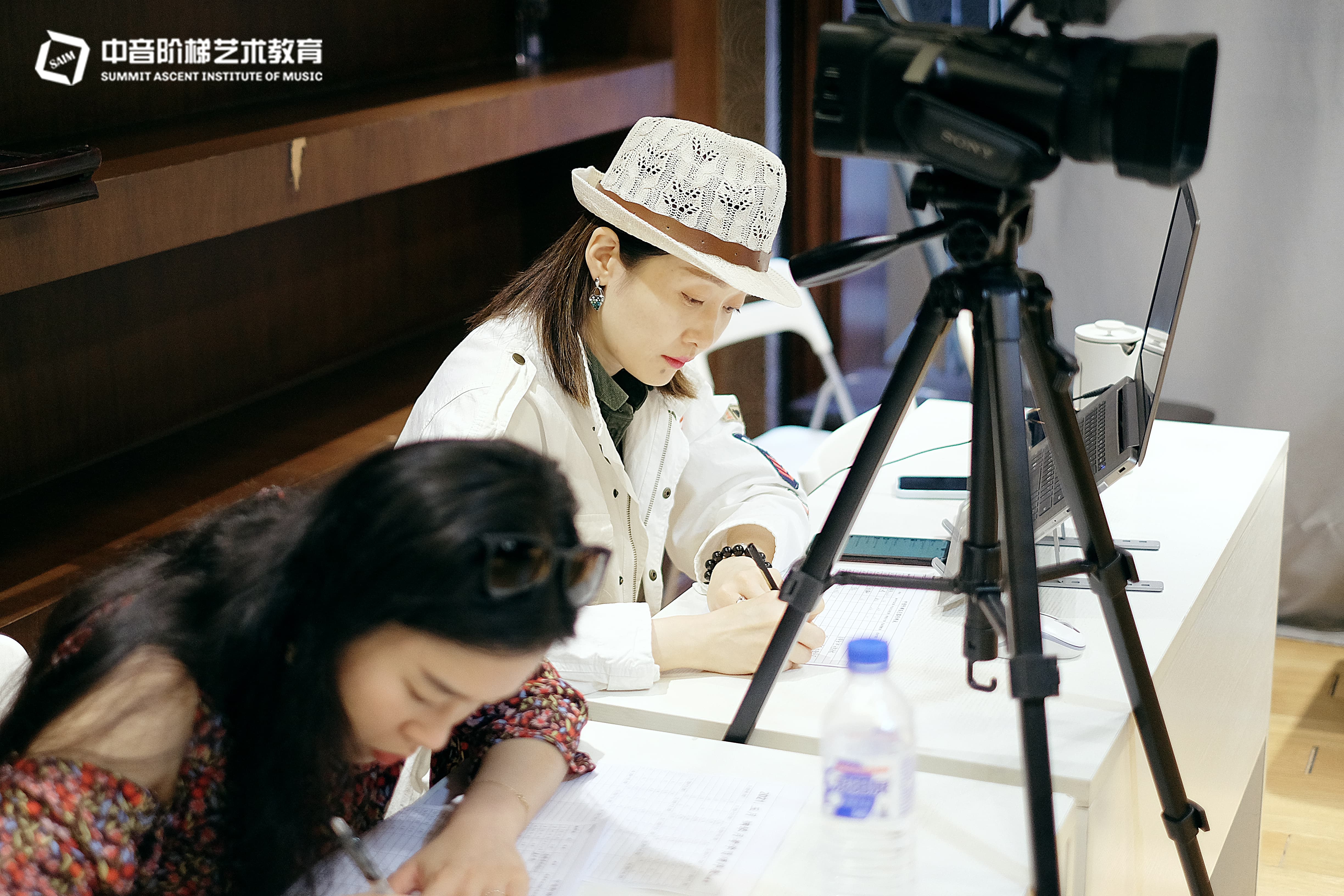 <a href=//m.mpl99.com/ target=_blank class=infotextkey>二胡艺考集训</a>营：二胡艺考需要注意什么？