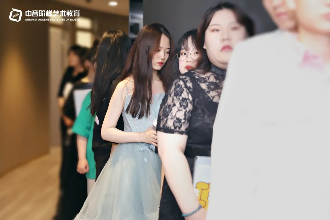 声乐艺考条件有什么？声乐艺考考什么内容？