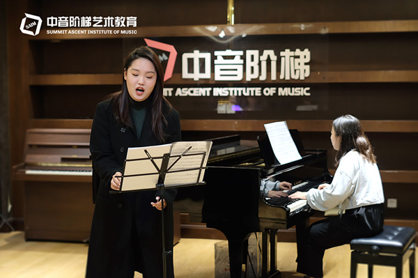 <a href=//m.mpl99.com/kc-sy/ target=_blank class=infotextkey>声乐高考辅导</a>