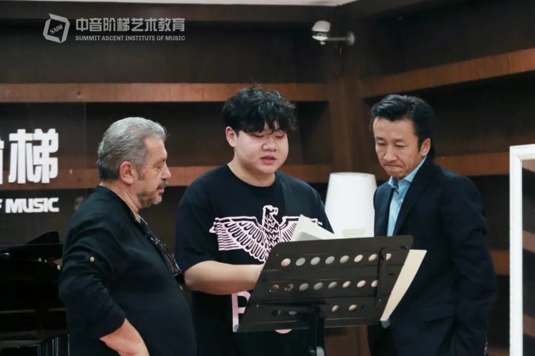 教育学校的教师水平怎么样？中央音乐学院考学培训课程有哪些？