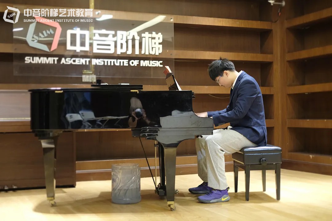 电子琴有什么演奏特点？电子琴和钢琴的区别有什么？