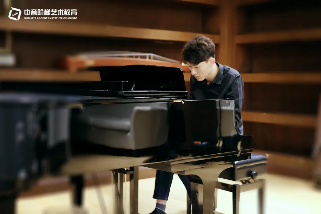 钢琴和电子琴的区别有什么？电子琴有什么演奏技巧？
