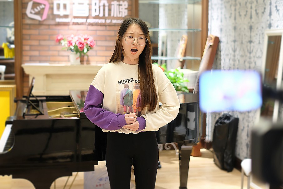 唱歌气息不够怎么办？唱歌怎么练气息和发声？