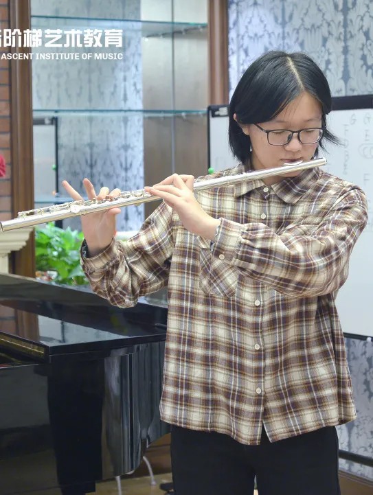 长笛高考训练曲目有哪些？学习长笛后可以从事哪些工作？