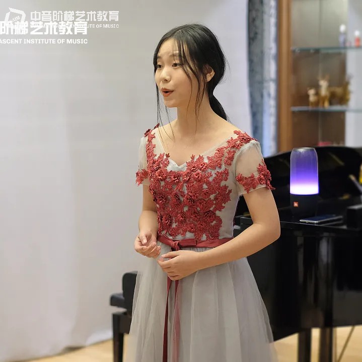 学唱歌培训班要多少钱？如何快速的学唱歌？