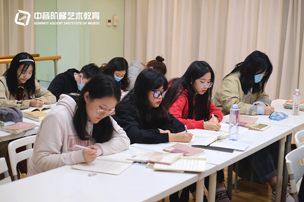 音乐教育专业怎么样？音乐教育专业毕业后可以从事哪些工作？