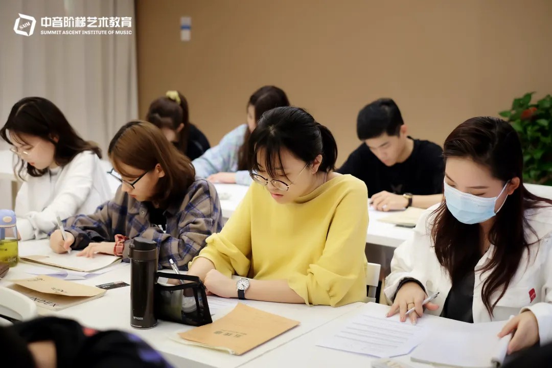 音乐学院<a href=//m.mpl99.com/dongtai-6606.html target=_blank class=infotextkey>艺考培训班</a>选择哪家