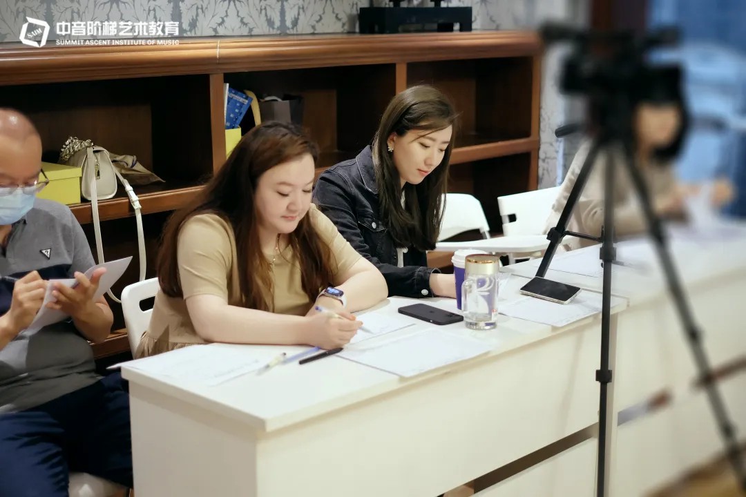 艺考声乐培训学校有哪些？声乐艺考生可以报什么类型的院校