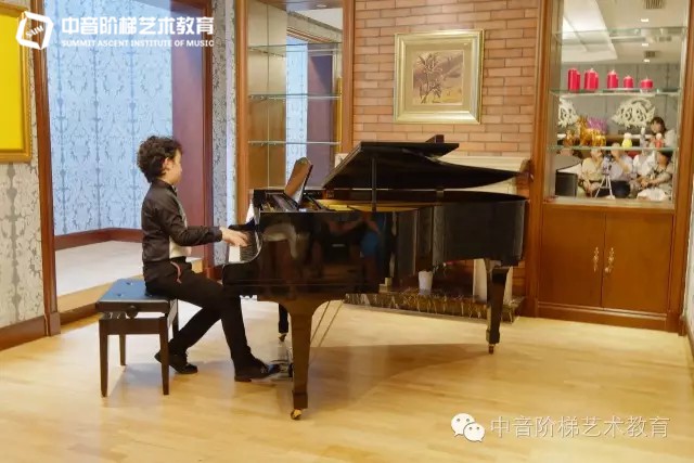 高考钢琴培训费用是多少？练习钢琴有哪些需要注意的地方？
