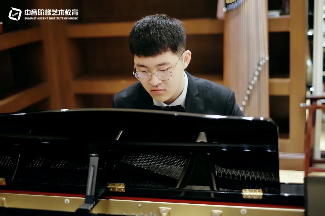 学习钢琴需要参加培训吗？钢琴初级入门教程介绍