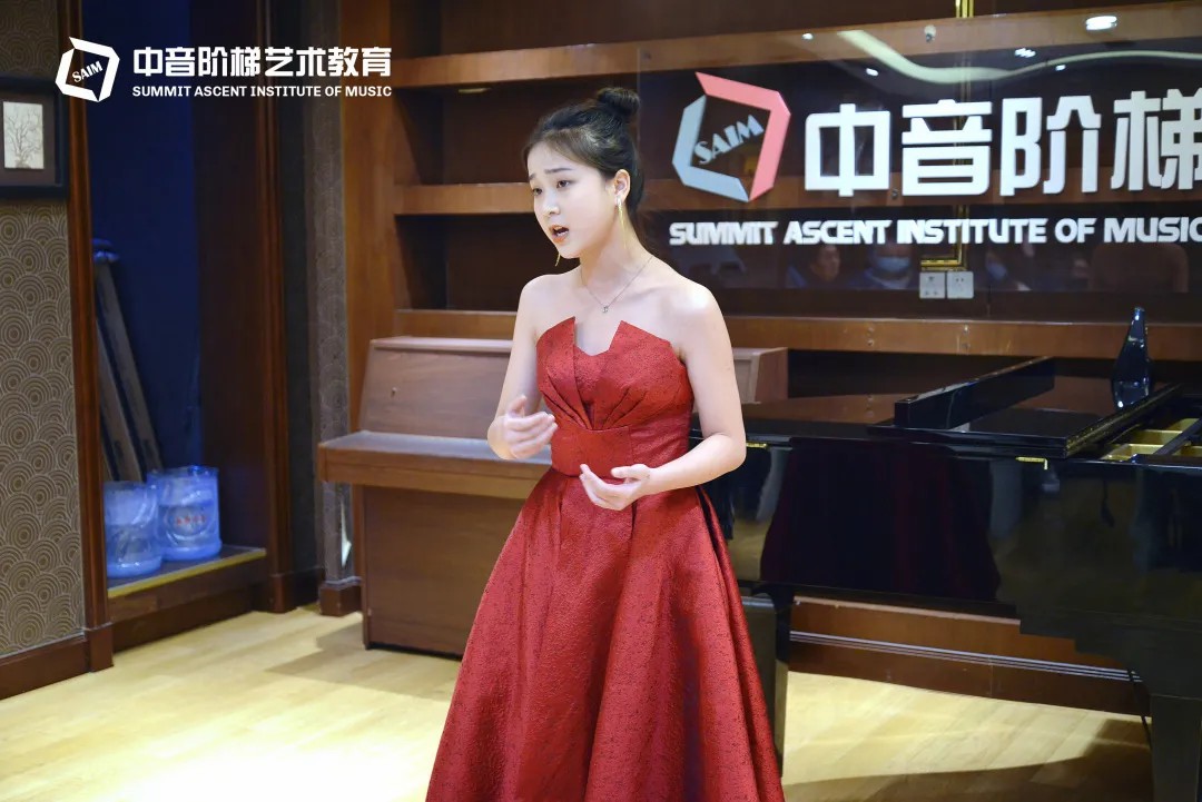 学习声乐要注意什么？学习声乐培训班如何挑选？