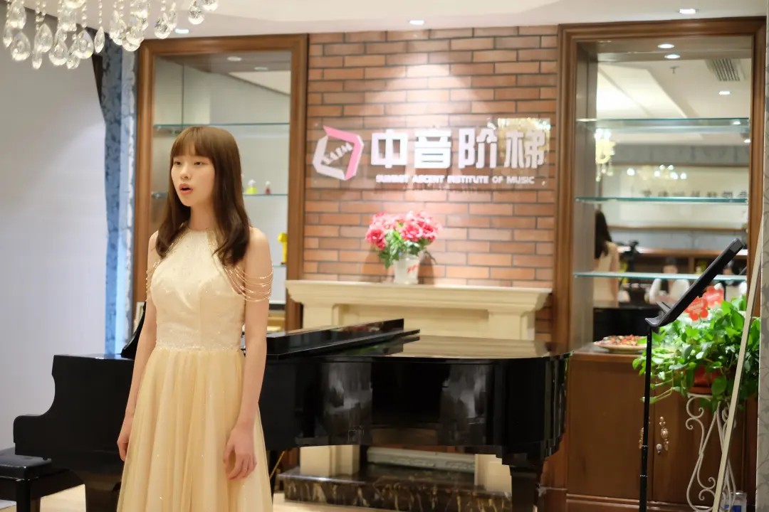 北京学声乐去哪个培训机构好？艺考生高考报名费怎么缴费？