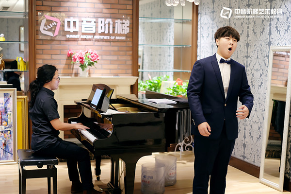 音乐学校是如何提供高质量的音乐剧表演艺考培训的？